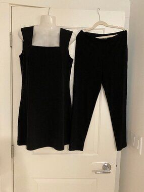 Bellissima Square Neck Sleeveless Jersey Tunic & Capri Legging Set Black M